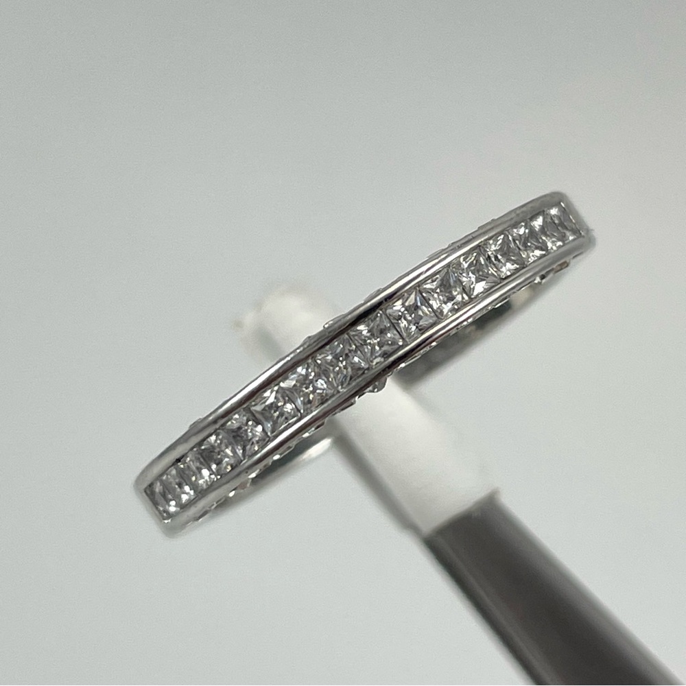 Rings Beautiful Simple Dainty Inlaid Paved White Diamond CZ Silver Plated Band